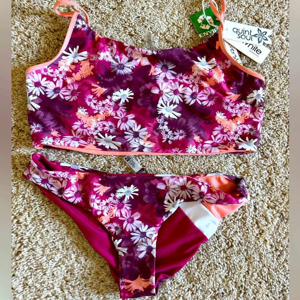 NWT Quintsol Grace Bay reversible women’s 2-piece swim suit